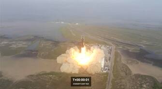 epa10581850 A frame grab from a handout livestream video released by SpaceX showing the launch of inaugural test flight of Starship on the second attempt at the SpaceX launch facility in Boca Chica, Texas, USA, 20 April 2023. The initial launch attempt was scrubbed on 17 April, due to a stuck valve.  EPA/SPACEX HANDOUT  HANDOUT EDITORIAL USE ONLY/NO SALES