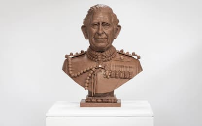 Carlo III, per incoronazione statua fatta con 17 litri di cioccolato