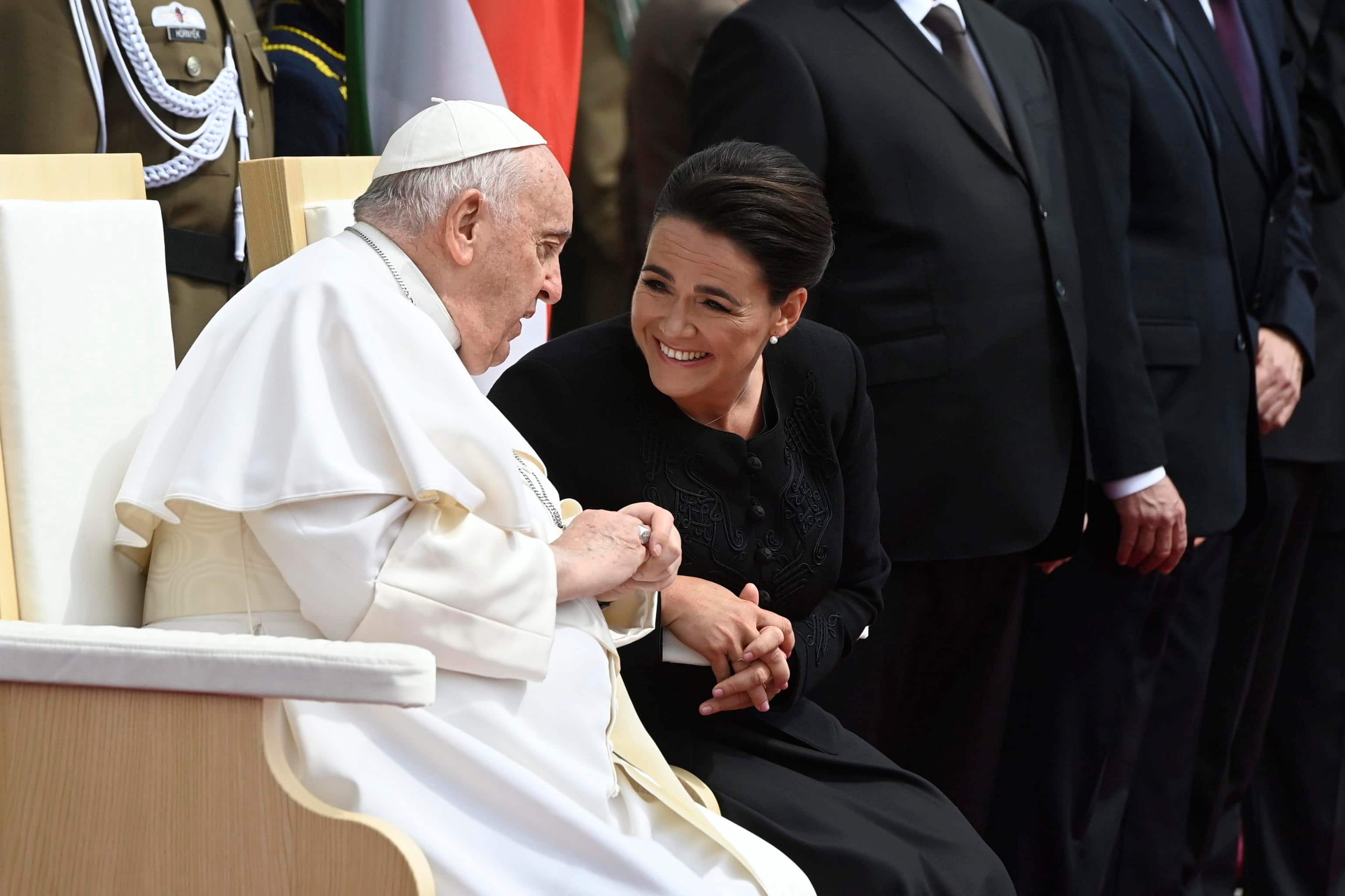 L'incontro tra Papa Francesco e Katalin Novak durante la visita in Ungheria