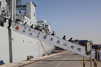 (230429) -- JEDDAH, April 29, 2023 (Xinhua) -- The Chinese People's Liberation Army (PLA) Navy's comprehensive supply ship Weishanhu arrives at the Saudi Arabian port of Jeddah on April 29, 2023.
  Chinese naval vessels evacuated 493 people from Sudan in a second evacuation operation that concluded on Saturday, as the evacuees arrived at the Saudi Arabian port of Jeddah, according to an official statement.
   The evacuees include 272 Chinese and 221 foreigners from countries such as Pakistan and Brazil. (Xinhua/Wang Haizhou) - Wang Haizhou -//CHINENOUVELLE_XxjpbeE007001_20230430_PEPFN0A001/Credit:CHINE NOUVELLE/SIPA/2304301106