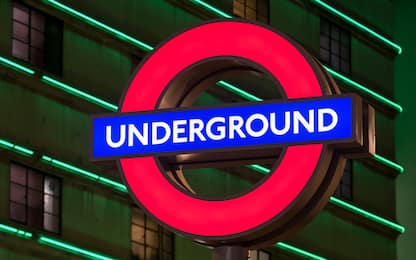 La voce di Re Carlo III nella metro di Londra: "Mind the gap"
