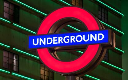 La voce di Re Carlo III nella metro di Londra: "Mind the gap"