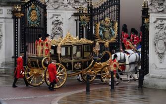 The Diamond Jubilee State Coach arrives at Buckingham Palace ahead of the Coronation of King Charles III and Queen Camilla today. Picture date: Saturday May 6, 2023.