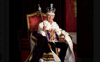 Incoronazione di Re Carlo III, presentato il primo ritratto ufficiale