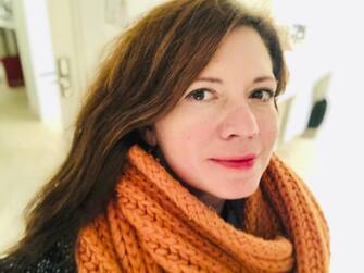 A Russian journalist has died after being hit by Russian shelling in Kiev as she filmed the destruction wrought by rocket fire at a shopping mall in Podolsky district.  The Guardian writes, specifying that the reporter of an independent news site based in Russia, the Insider, Oksana Baulina, was in Ukraine as a correspondent, where she had sent reports from Lviv and Kiev.  ANSA +++EDITORIAL USE ONLY - NO SALES+++