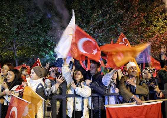 Elections Türkiye, will be a runoff.  Erdogan in the lead, Kiliçdaroglu accuses: “A farce”