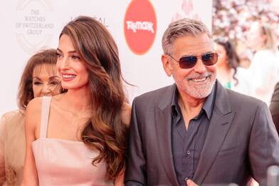Amal e George Clooney ospiti del Prince’s Trust Awards di re Carlo III