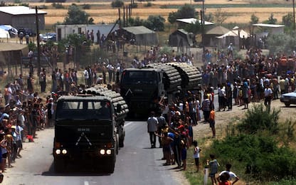 Tensione Kosovo Serbia, la Nato schiera 200 soldati inglesi al confine