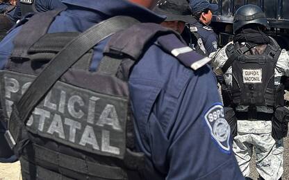Messico, dieci morti in scontri tra polizia e bande in autostrada