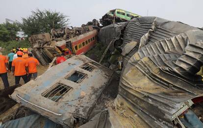 India, individuate cause e "responsabili" del disastro ferroviario