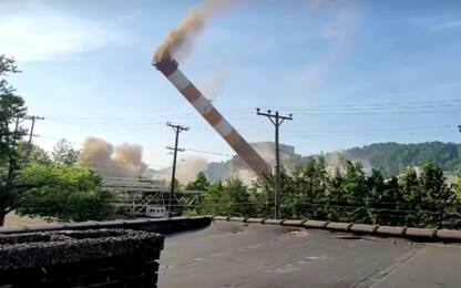 Usa, demolite due ciminiere: devastanti gli effetti. VIDEO