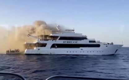 Mar Rosso, tre britannici dispersi dopo incendio scoppiato in barca