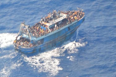 Naufragio en Grecia, 600 inmigrantes podrían haber muerto.  Detenidos 11 presuntos traficantes