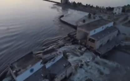 Ucraina, inchiesta Nyt: “Mosca ha distrutto la diga di Kakhovka”