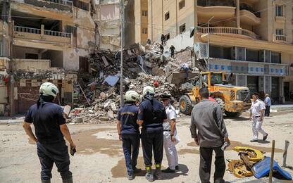 Egitto, palazzo di 13 piani crolla ad Alessandria. FOTO