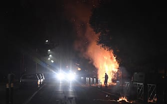 France, night of clashes with over 600 arrested.  Macron summons the crisis unit.  PHOTO