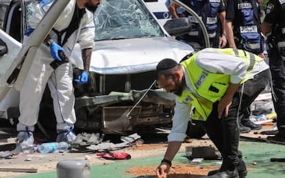 Israele, attentato a Tel Aviv: auto sulla folla, almeno 8 feriti