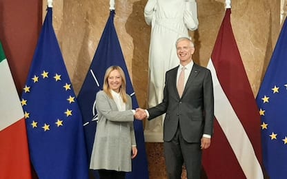 Giorgia Meloni a Riga: "Con Lettonia d'accordo su temi immigrazione"