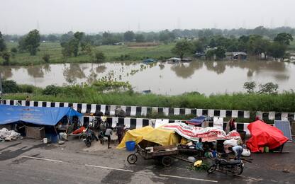 India, monsone fa oltre 40 morti. Migliaia di evacuati a Nuova Delhi