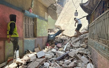 Egitto, crolla edificio residenziale: almeno 13 morti al Cairo. FOTO