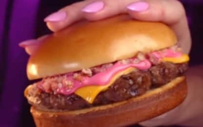 Burger King lancia l'hamburger rosa ispirato a Barbie