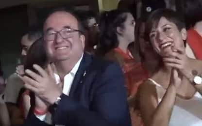 Spagna, i socialisti ballano sulle note di “Pedro” di Raffaella Carrà