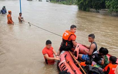 Il tifone Doksuri si abbatte sulle Filippine: almeno un morto
