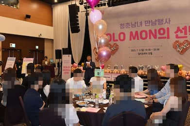 Corea del Sud, crolla tasso natalità: organizzati appuntamenti al buio