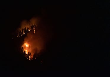 Incendio a Tenerife, evacuati quattro villaggi