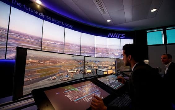 United Kingdom, aircraft control system failure resolved but chaos remains