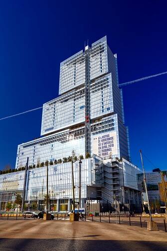 Le nouveau Palais de Justice par l'architecte Renzo Piano, avenue de la Porte de Clichy, le 17 avril 2018, Paris, France. (Photo by Bruno DE HOGUES/Gamma-Rapho via Getty Images)