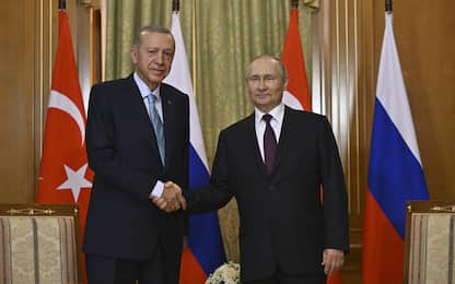 Russia, incontro Putin-Erdogan: "Mosca aperta a negoziati su grano"