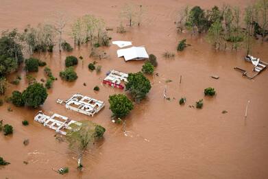 Brasile, ciclone nel sud: bilancio sale a 21 morti. VIDEO