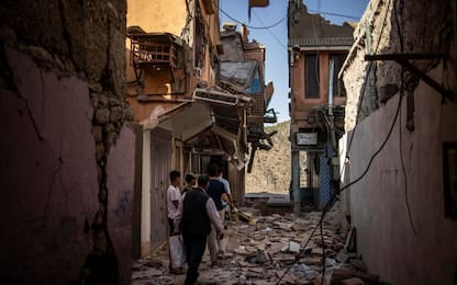 Terremoto Marocco, quasi 3mila vittime. Il Re in visita dai feriti