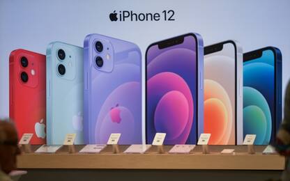 Apple, la Francia ritira gli iPhone 12: "Emettono troppe radiazioni"