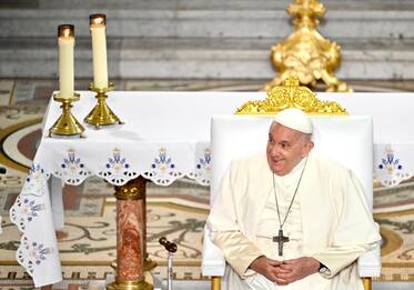 Papa a Marsiglia, oggi incontro con Macron e messa al Velodrome