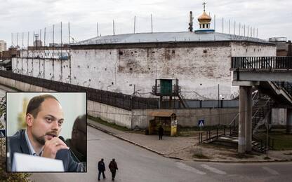 Russia, l'oppositore Kara-Murza portato in colonia penale in Siberia