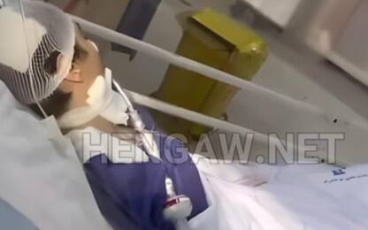 Iran, ragazza in coma: picchiata dalla polizia per velo indossato male