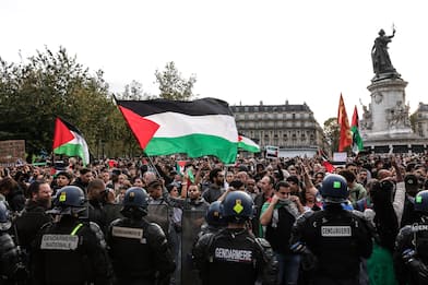 Parigi, dispersa manifestazione pro-Palestina: 10 fermi