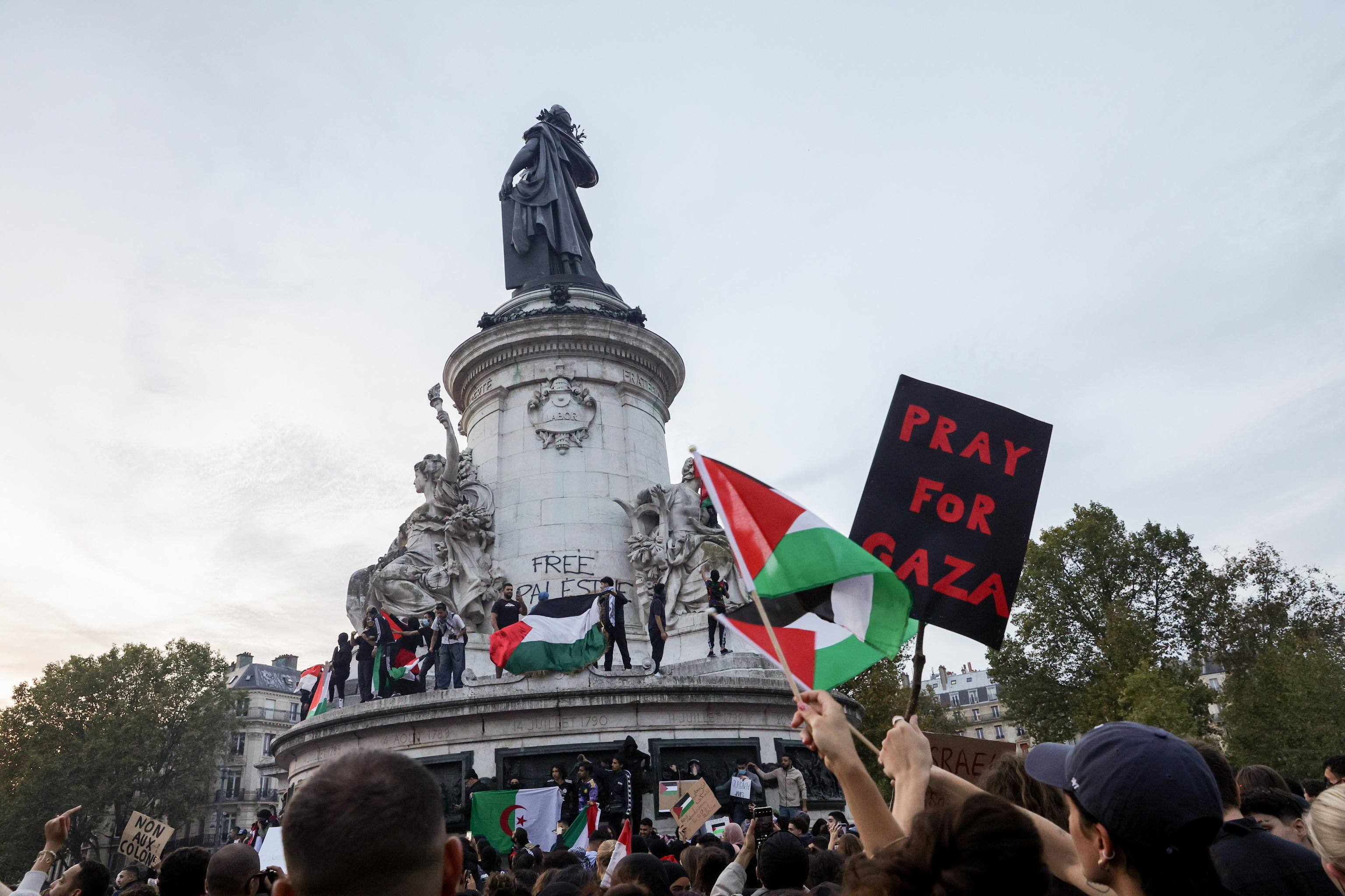 Manifestazioni pro-palestinesi a Parigi