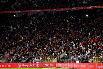 BRUSSELS - Supporters shine their phones during the European Championship qualifying match between Belgium and Sweden at the King Baudouin Stadium on October 16, 2023 in Brussels, Belgium.  ANP |  Hollandse Hoogte |  GERRIT VAN COLOGNE (Photo by ANP via Getty Images)