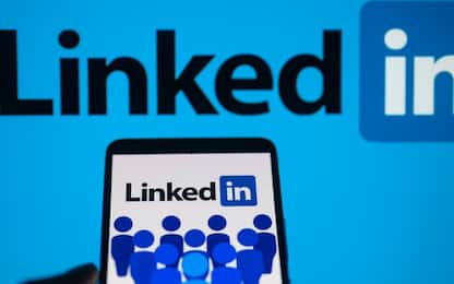LinkedIn, 700 dipendenti licenziati dal social network