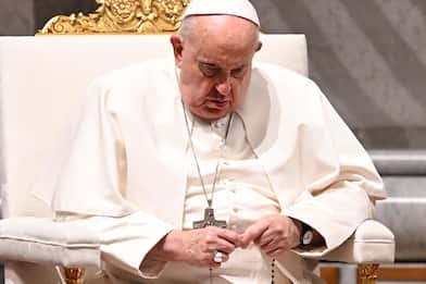 Preghiera pace, il Papa: "Mondo in pericolo, ripudiare follia guerra"