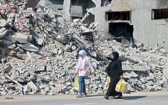 Two Palestinians flee to southern Gaza after Israeli warning