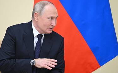 epa10954834 Russian President Vladimir Putin speaks with the President of Equatorial Guinea Teodoro Obiang Nguema Mbasogo (unseen) during their meeting in Moscow, Russia, 02 November 2023. EPA/GRIGORY SYSOEV/SPUTNIK/KREMLIN POOL / POOL MANDATORY CREDIT