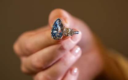 Asta record per il diamante Bleu Royal: venduto a 43,8 mln di dollari