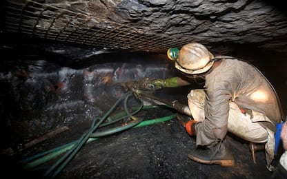 Precipita ascensore in una miniera, 11 morti in Sudafrica