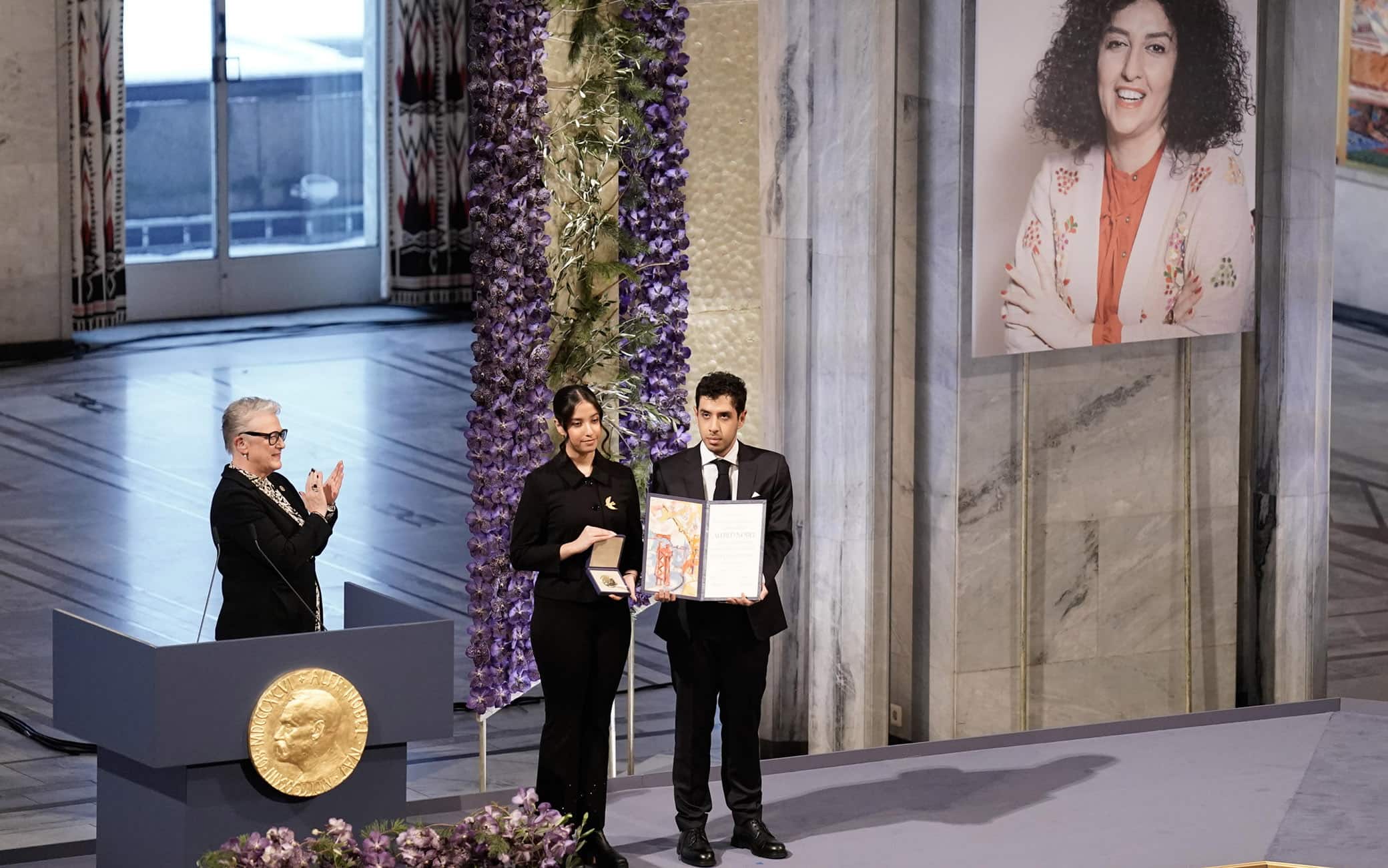 La consegna del premio Nobel ad Ali e Kiana Rahmani, figli di Narges Mohammadi