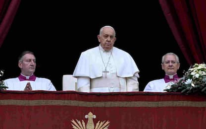 Natale, Papa Francesco: "Lo sguardo è a Betlemme, dire no alla guerra"