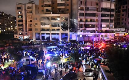 Blitz israeliano a Beirut, l'ufficio colpito, le vittime di Hamas FOTO